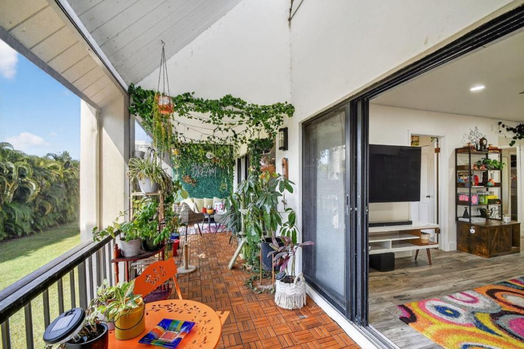 1801 Presidential Way, Unit D204, West Palm Beach, FL 33401 Photo