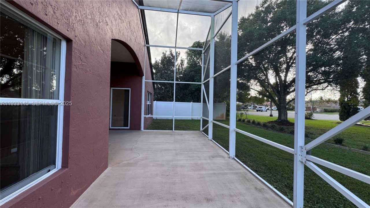 326 SW 162nd Ave , Pembroke Pines, FL 33027 Photo