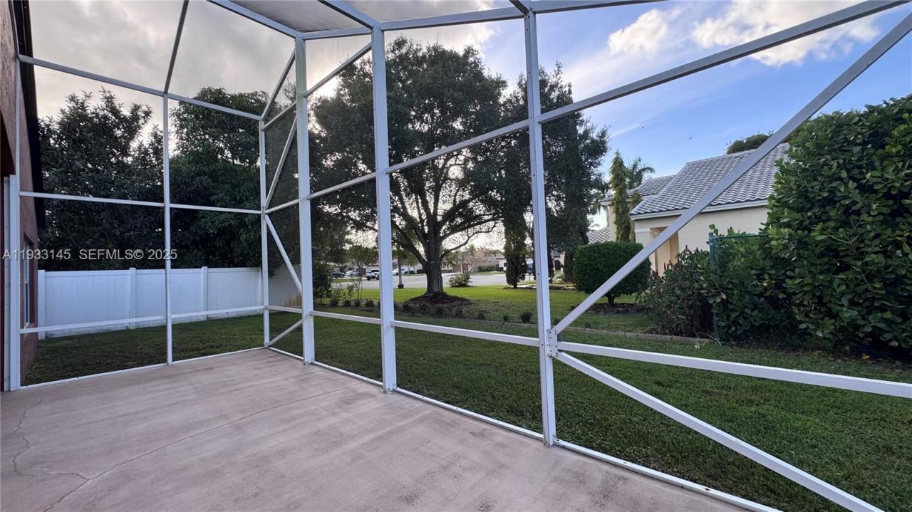 326 SW 162nd Ave , Pembroke Pines, FL 33027 Photo