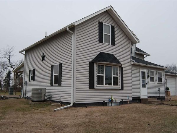 2239 290th St, Wilton, IA 52778