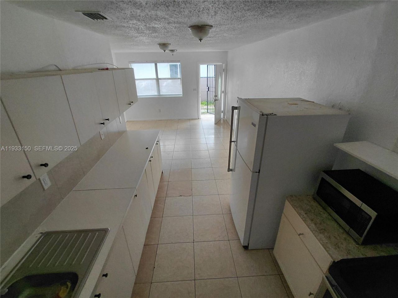 1404 NW 60th St, Unit 1404, Miami, FL 33142 Photo