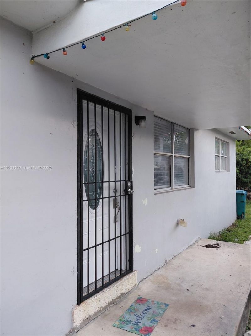 1404 NW 60th St, Unit 1404, Miami, FL 33142 Photo