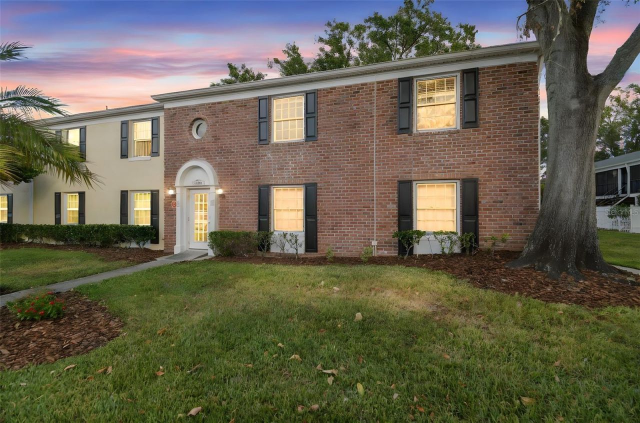 13691 Orange Sunset Drive, Unit 201, Tampa, FL 33618 Main Photo