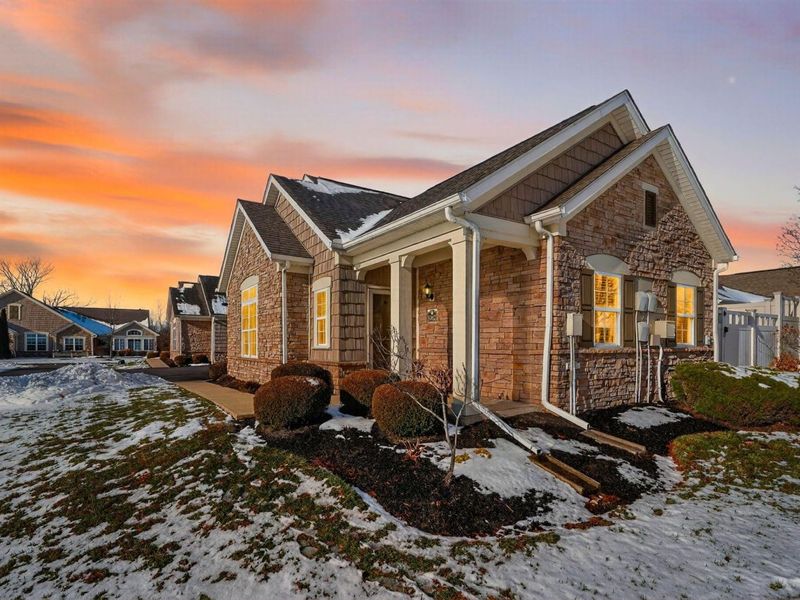 5162 Hayden Woods Lane, Unit 22, Hilliard, OH 43026 Photo 2