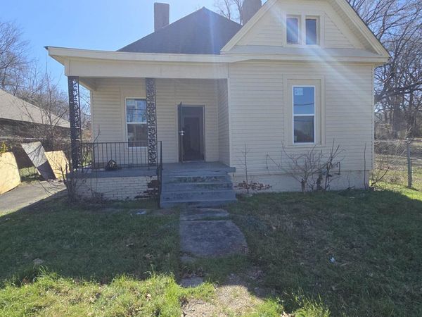 385 WALKER AVE, Memphis, TN 38126