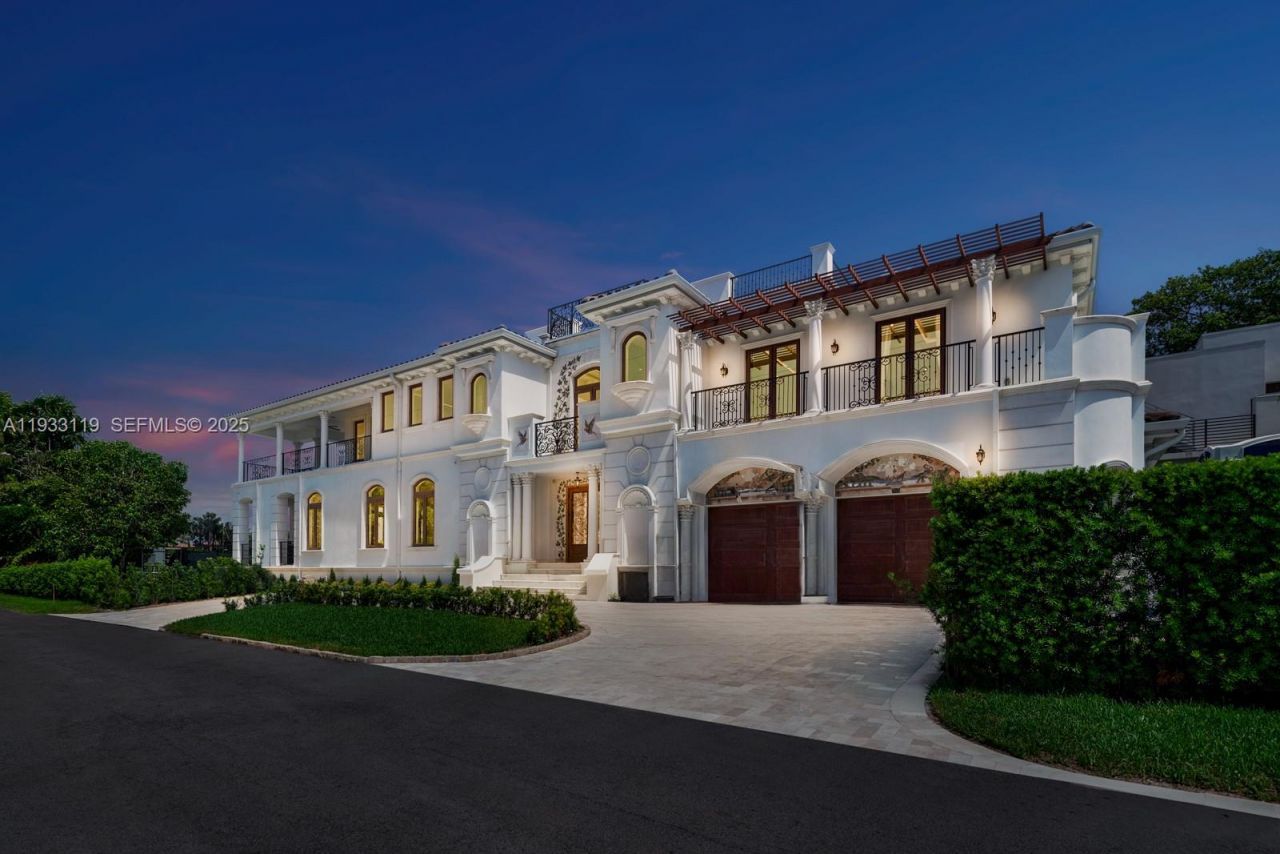 919 92nd St, Surfside, FL 33154 Photo