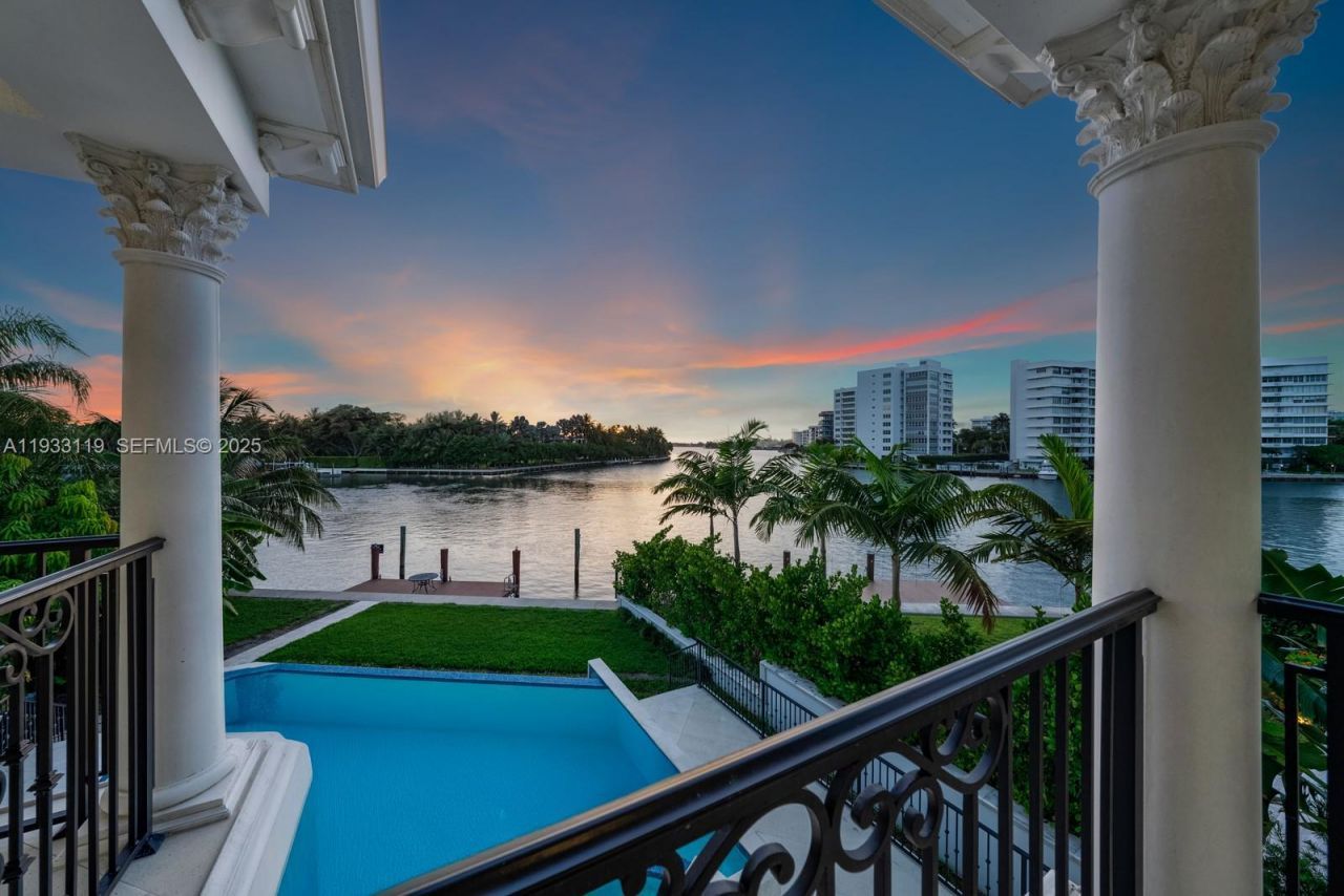 919 92nd St, Surfside, FL 33154 Photo