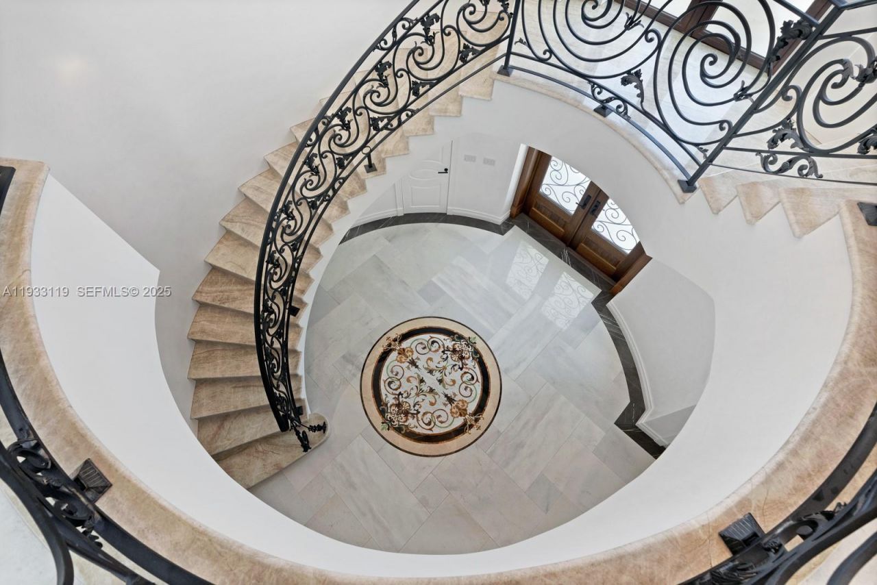 919 92nd St, Surfside, FL 33154 Photo