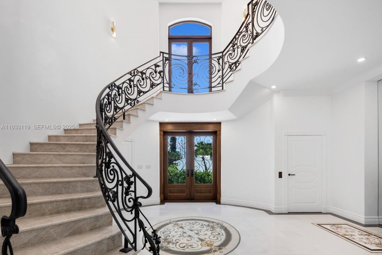 919 92nd St, Surfside, FL 33154 Photo