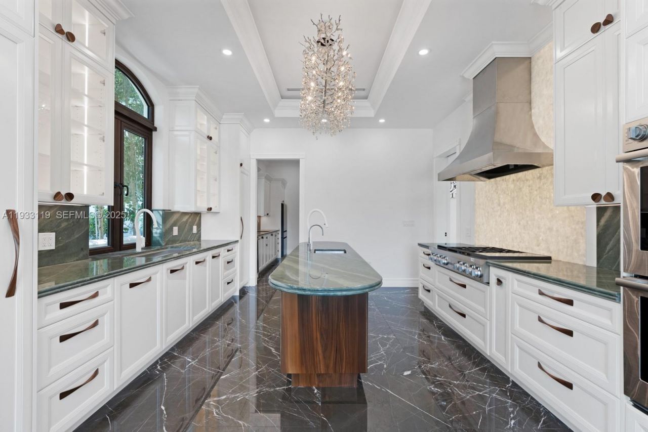 919 92nd St, Surfside, FL 33154 Photo