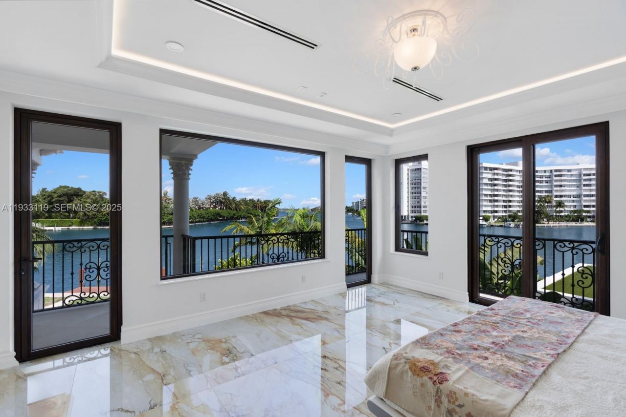 919 92nd St, Surfside, FL 33154 Photo