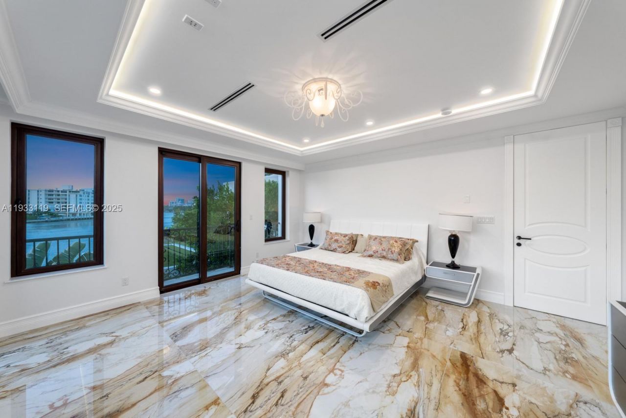 919 92nd St, Surfside, FL 33154 Photo