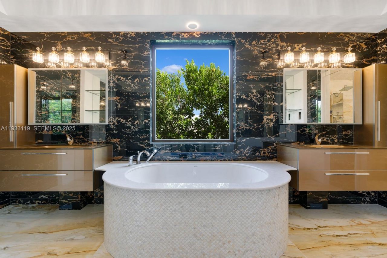 919 92nd St, Surfside, FL 33154 Photo