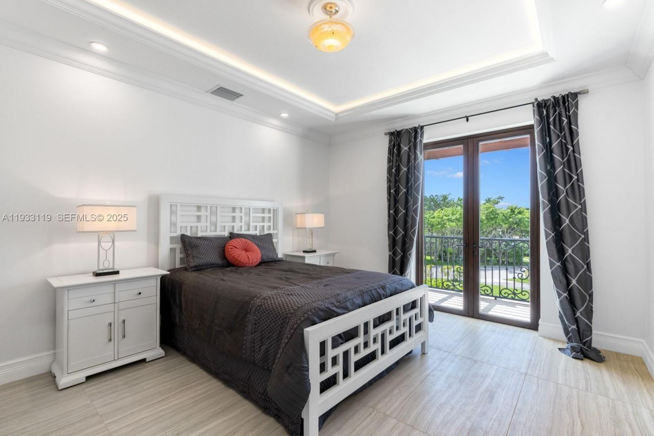 919 92nd St, Surfside, FL 33154 Photo