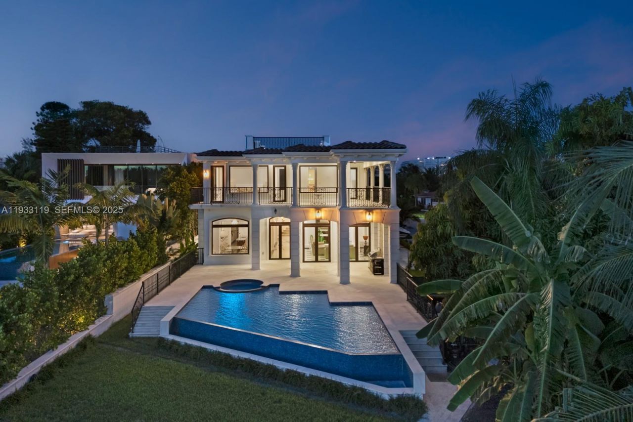 919 92nd St, Surfside, FL 33154 Photo