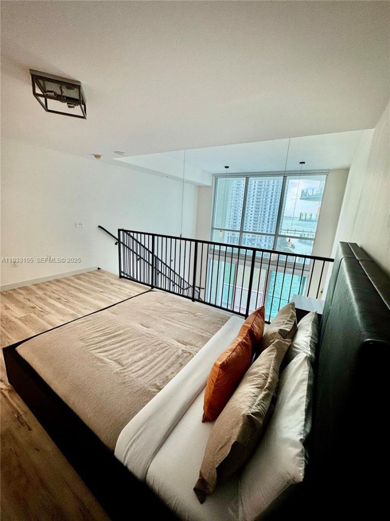 300 S Biscayne Blvd, Unit L-1210, Miami, FL 33131 Photo