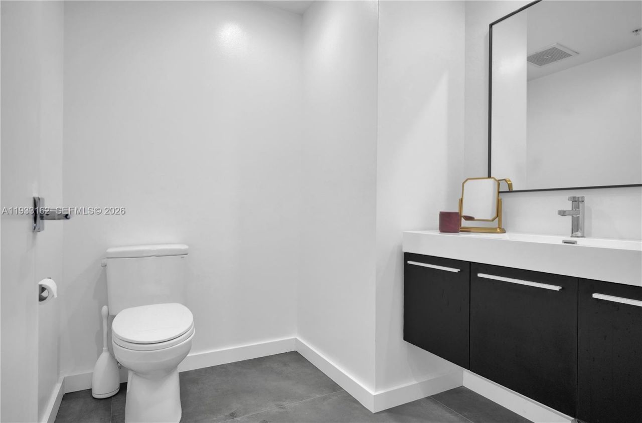 3470 E Coast Ave, Unit H0606, Miami, FL 33137 Photo