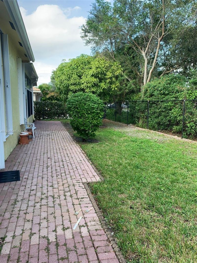 7116 W Pinecreek Way , Coconut Creek, FL 33073 Photo