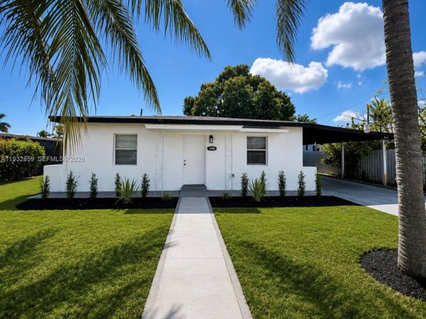 1040 Curtiss Dr, Opa-Locka, FL 33054