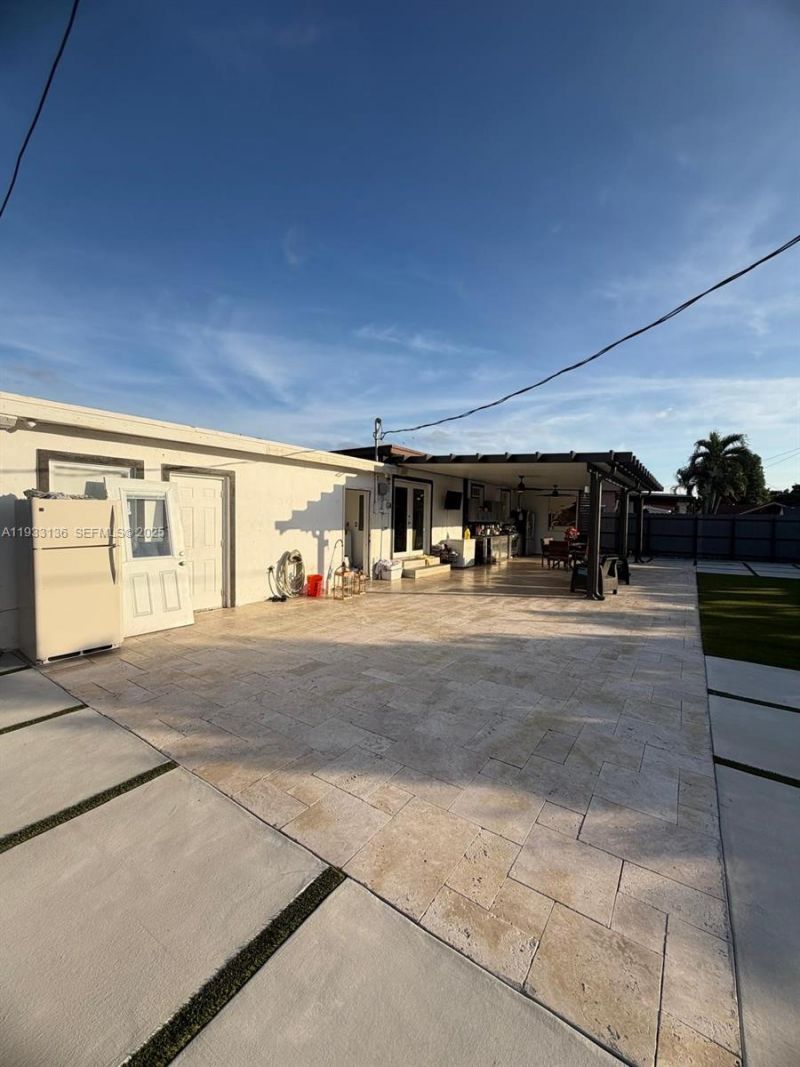 5168 E 8th Ln, Hialeah, FL 33013 Photo