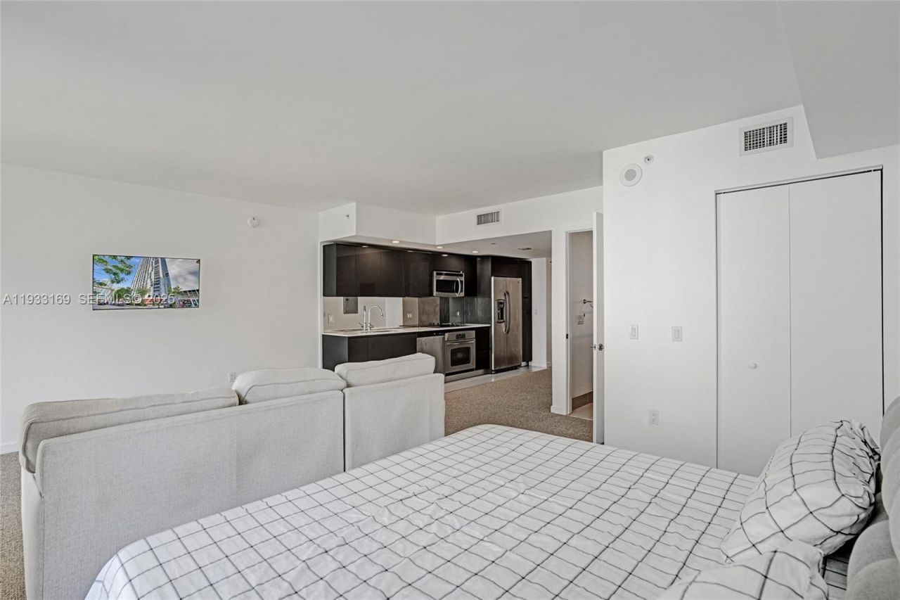 31 SE 6th St , Unit 805, Miami, FL 33131 Photo