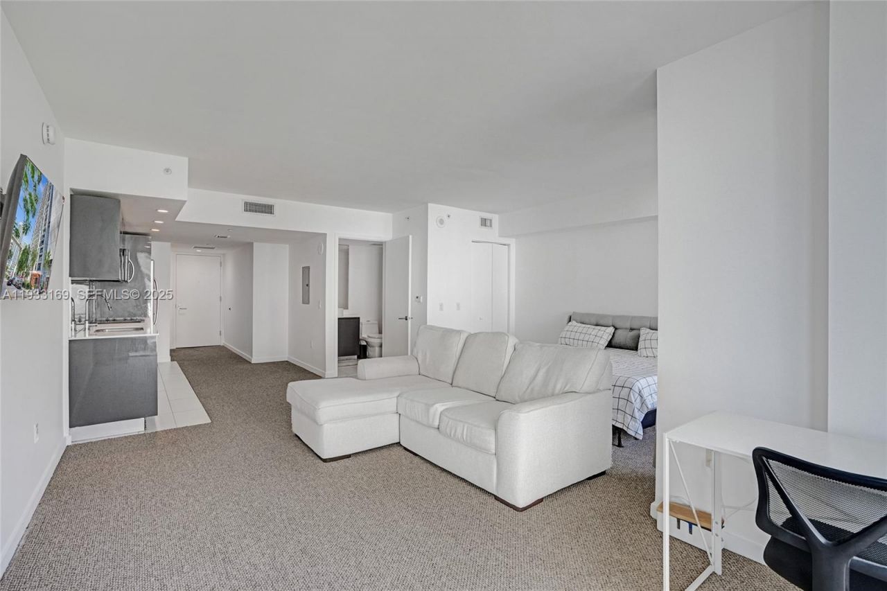 31 SE 6th St , Unit 805, Miami, FL 33131 Photo