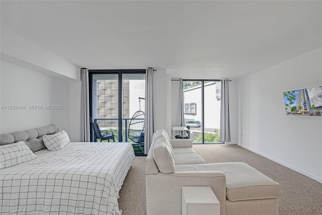 31 SE 6th St , Unit 805, Miami, FL 33131 Photo