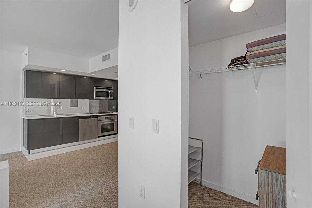 31 SE 6th St , Unit 805, Miami, FL 33131 Photo