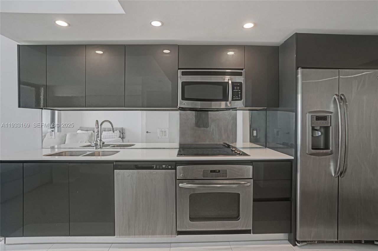 31 SE 6th St , Unit 805, Miami, FL 33131 Photo