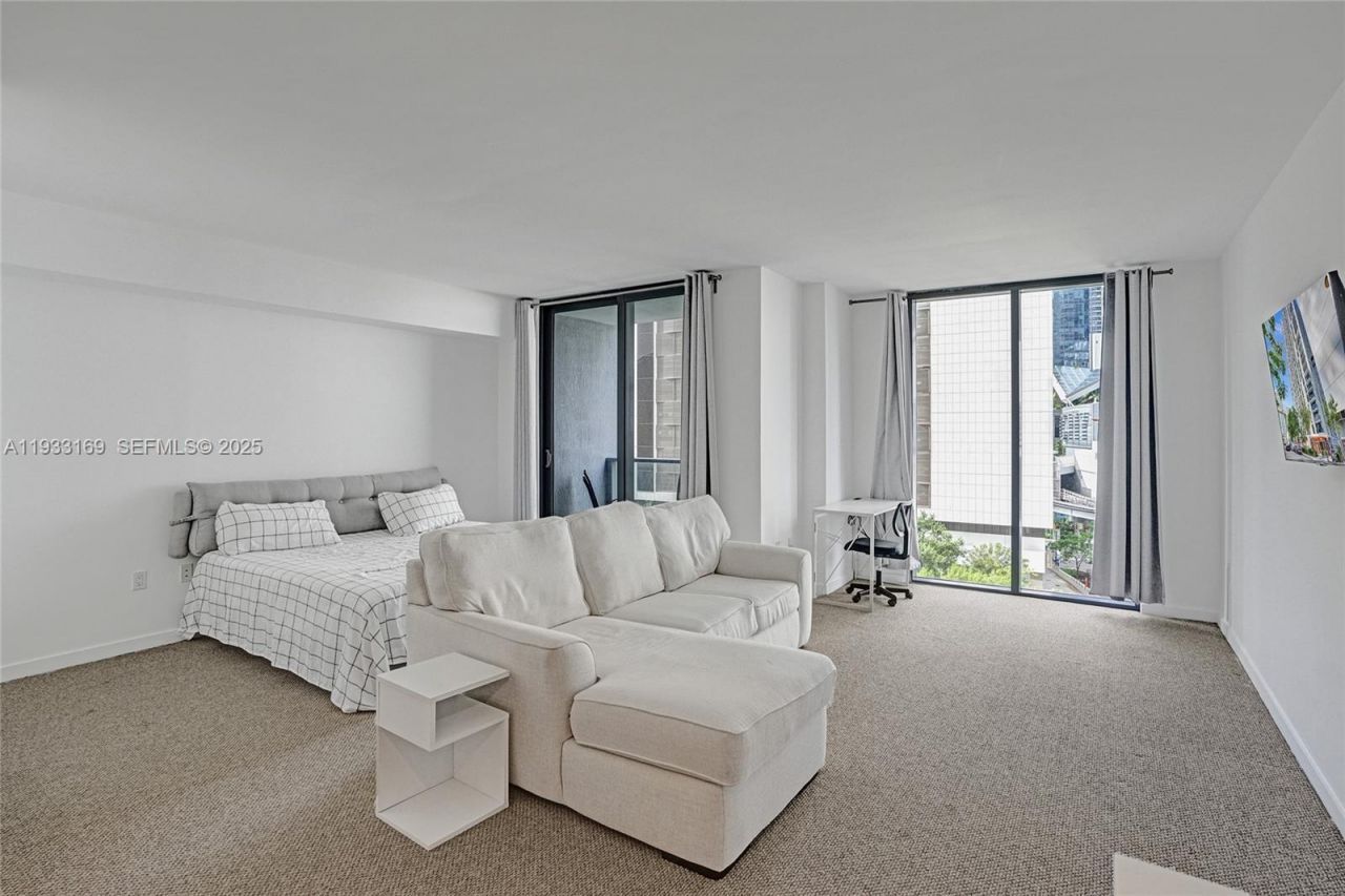 31 SE 6th St , Unit 805, Miami, FL 33131 Photo