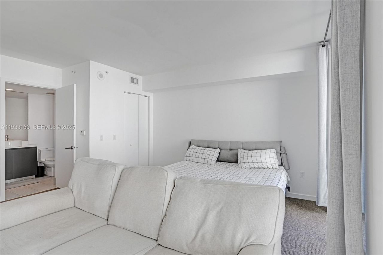 31 SE 6th St , Unit 805, Miami, FL 33131 Photo