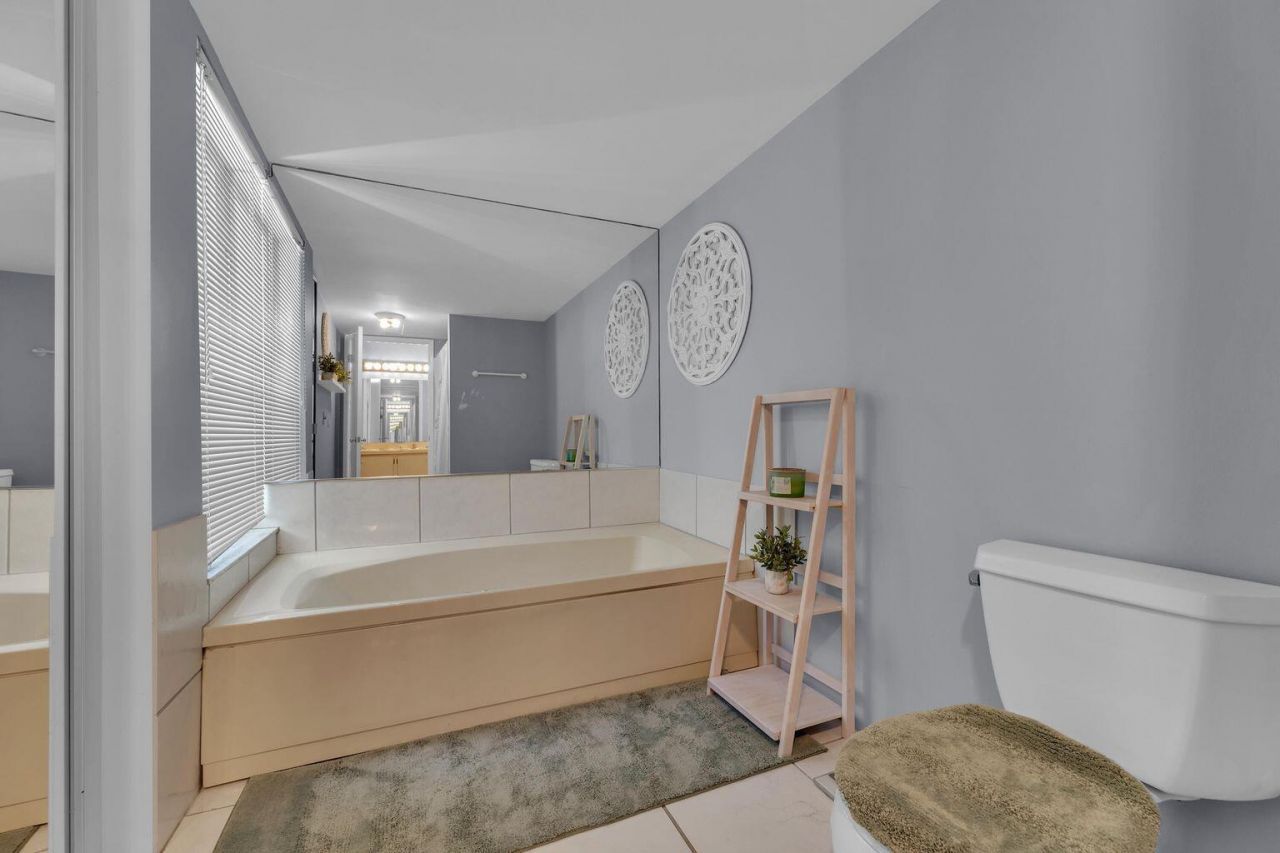 5650 Camino Del Sol, Unit 205, Boca Raton, FL 33433 Photo