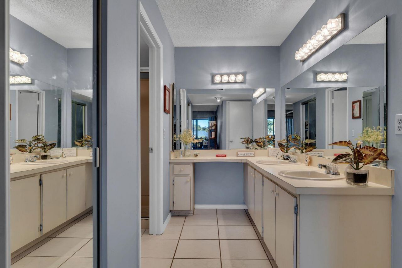 5650 Camino Del Sol, Unit 205, Boca Raton, FL 33433 Photo