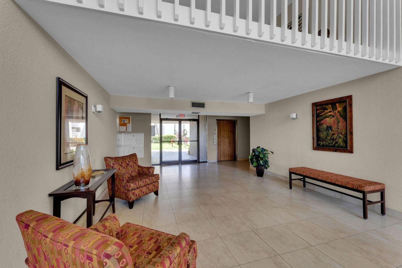 5650 Camino Del Sol, Unit 205, Boca Raton, FL 33433 Photo