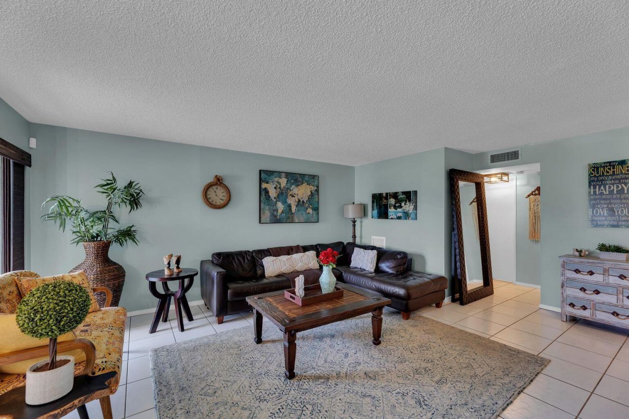 5650 Camino Del Sol, Unit 205, Boca Raton, FL 33433 Photo