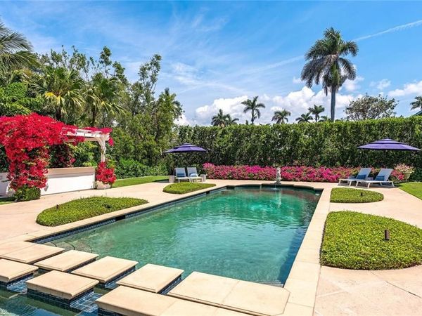 XXX Lantern LN, NAPLES, FL 34102