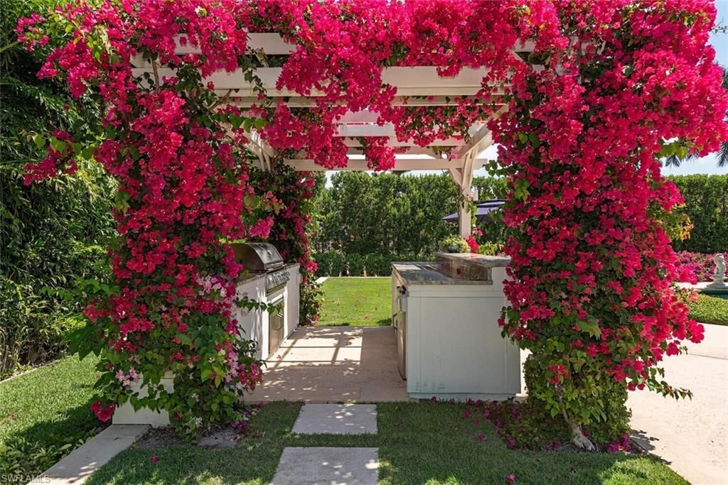 Xxx Lantern Ln, Naples, FL 34102 Photo