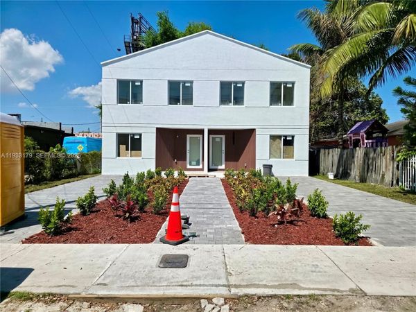 1629 NW 40th St, Miami, FL 33142