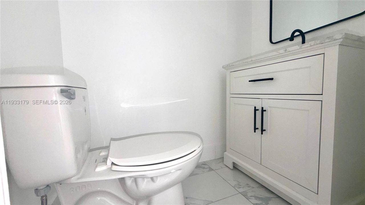 1629 NW 40th St, Miami, FL 33142 Photo