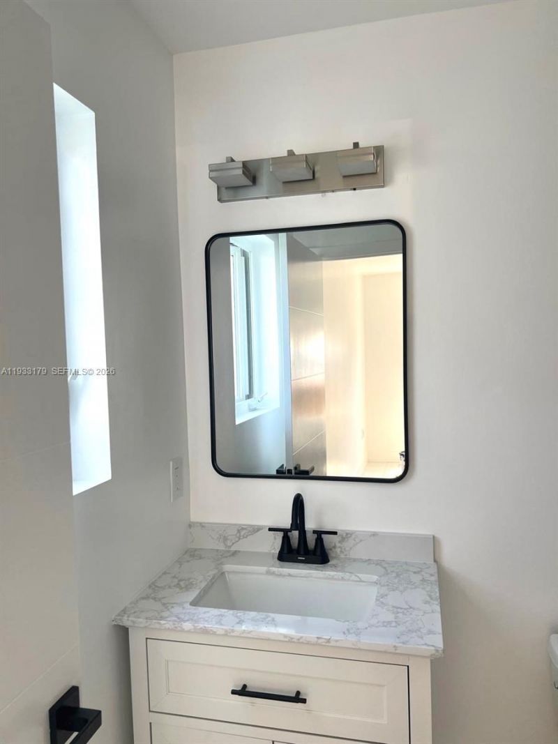 1629 NW 40th St, Miami, FL 33142 Photo