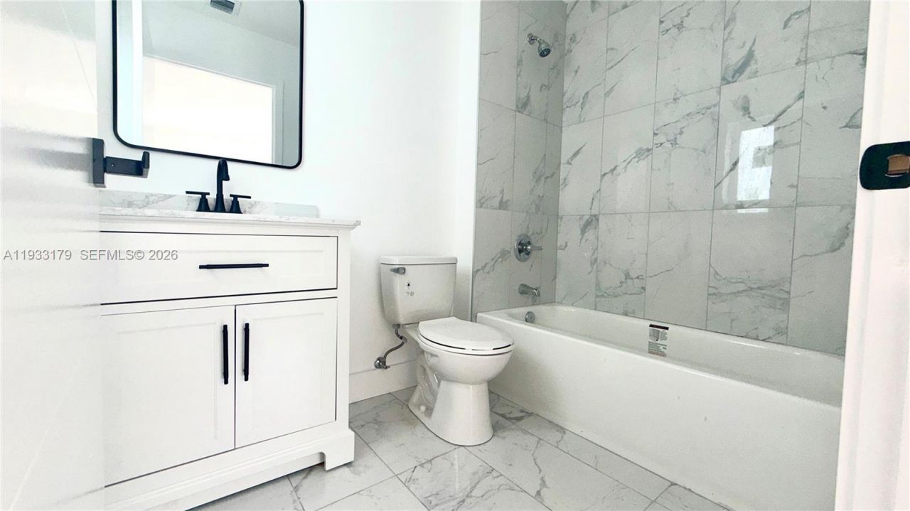 1629 NW 40th St, Miami, FL 33142 Photo