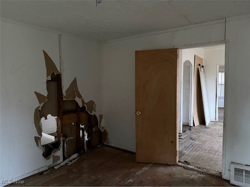 7611 Marble Avenue, Cleveland, OH 44105 Photo 11