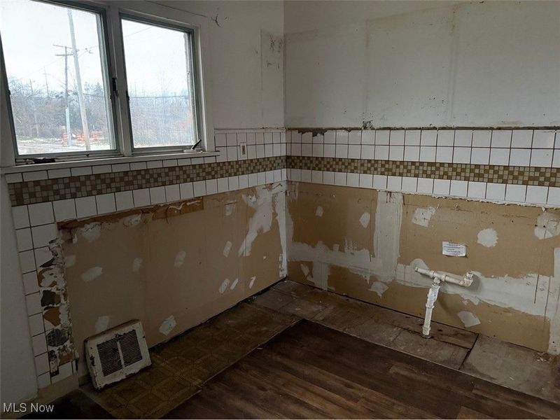 7611 Marble Avenue, Cleveland, OH 44105 Photo 12