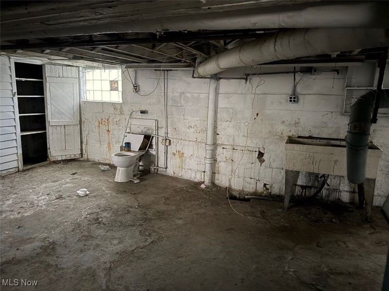 7611 Marble Avenue, Cleveland, OH 44105 Photo 28