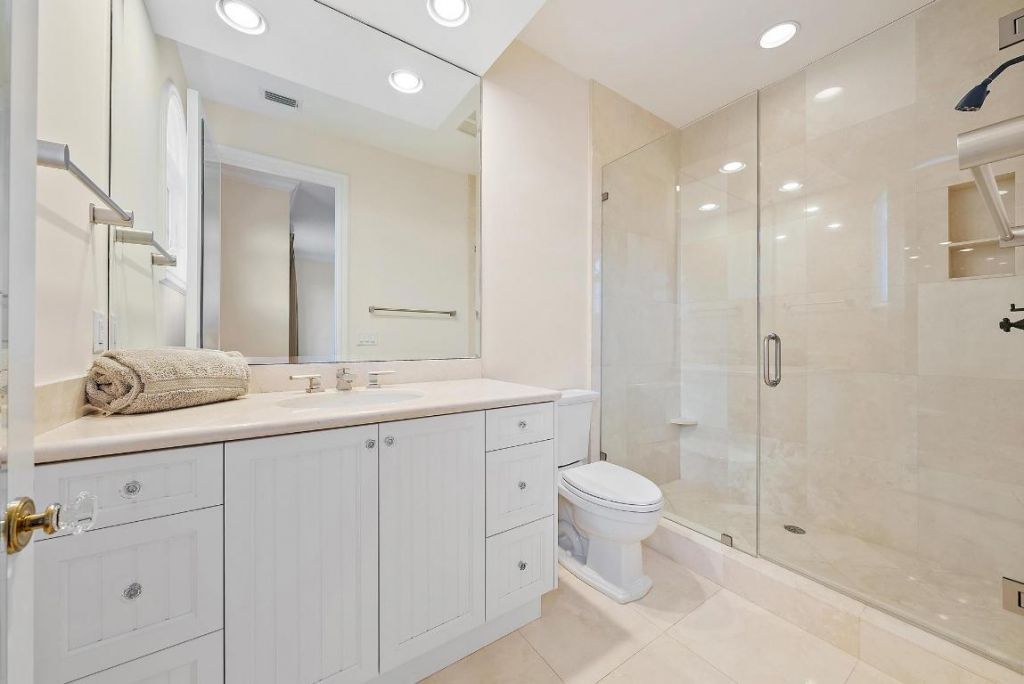 712 Ocean Drive, Juno Beach, FL 33408 Photo