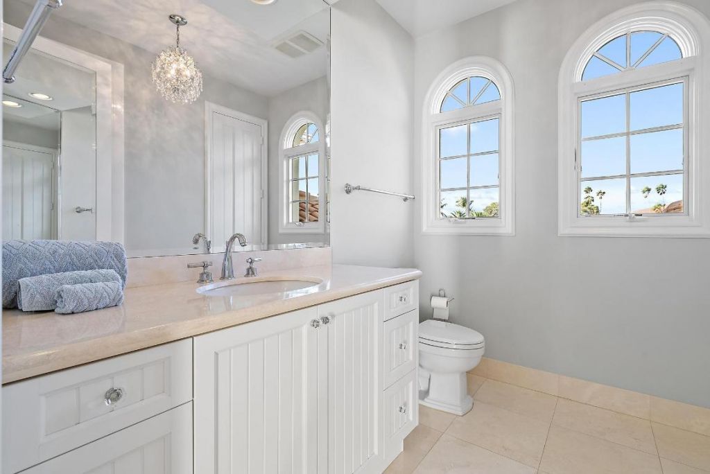 712 Ocean Drive, Juno Beach, FL 33408 Photo