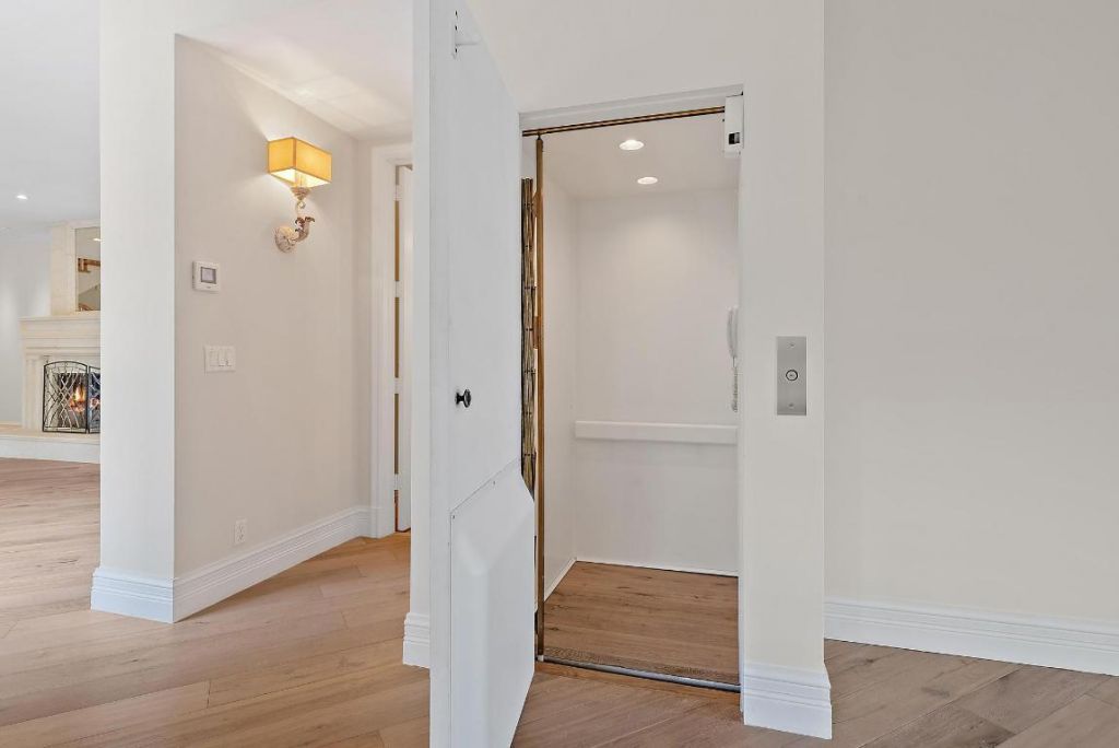 712 Ocean Drive, Juno Beach, FL 33408 Photo