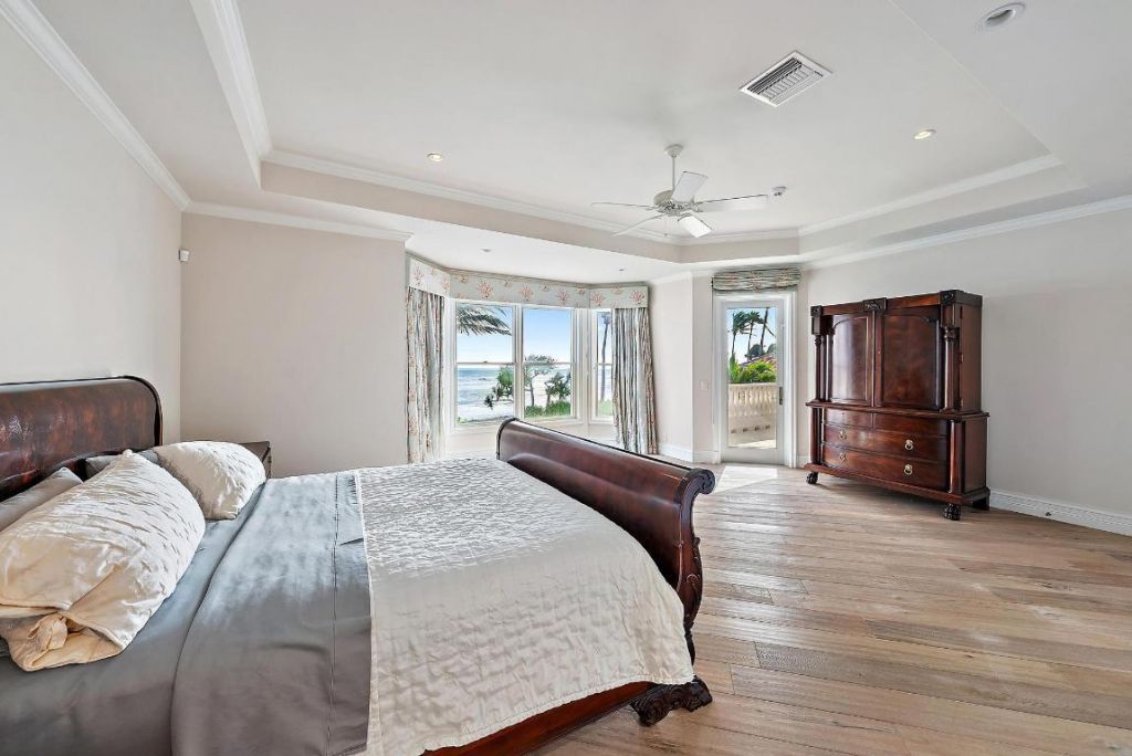 712 Ocean Drive, Juno Beach, FL 33408 Photo