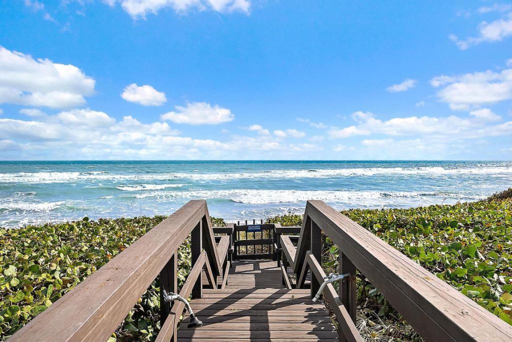 712 Ocean Drive, Juno Beach, FL 33408 Photo