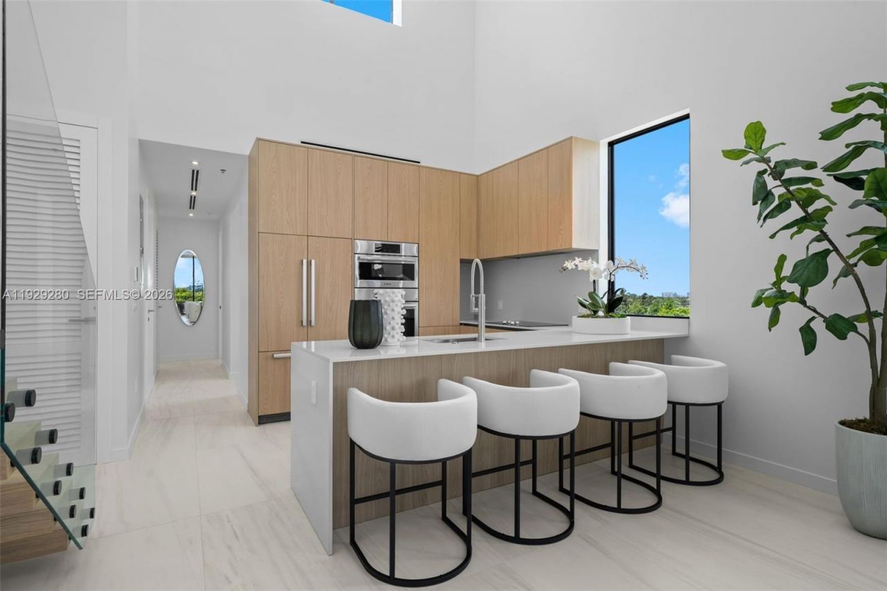 756 84th St, Unit B, Miami Beach, FL 33141 Photo